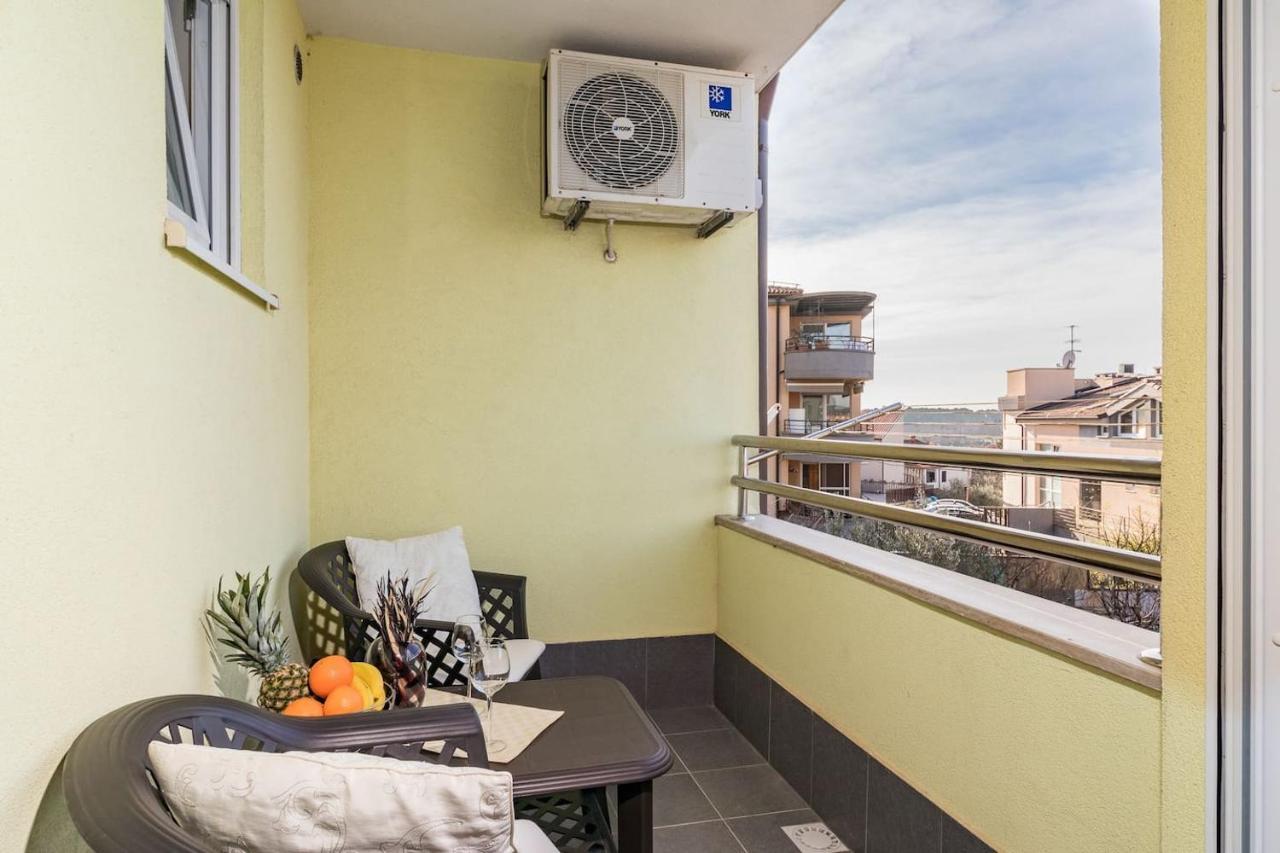 Apartment Klara Pula Exteriör bild