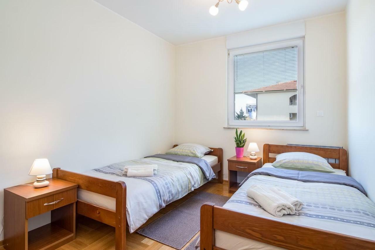 Apartment Klara Pula Exteriör bild